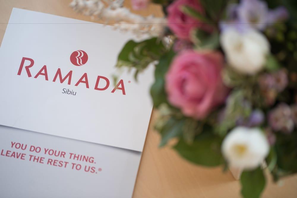 Ramada Sibiu Hotel Exterior foto