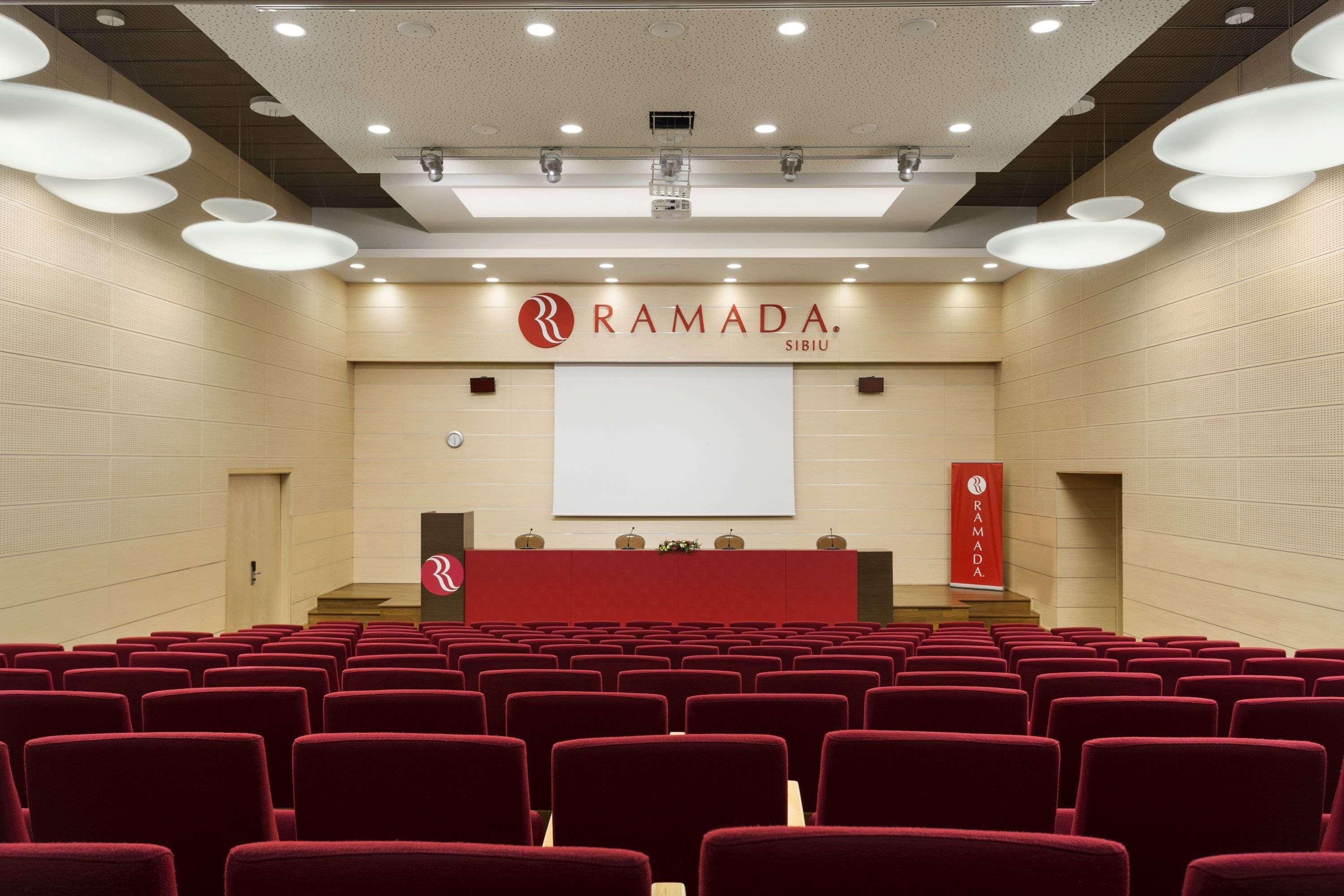 Ramada Sibiu Hotel Exterior foto